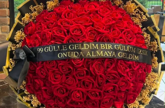 99 Adet Yapay Kırmızı Gül