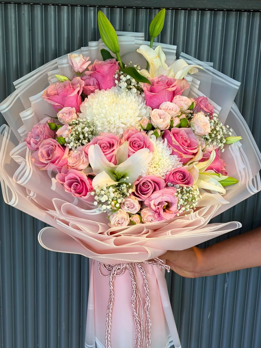 Pembe Ağırlıklı Özel Çiçek Buketi